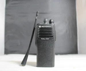 Motorola Radius CP200 AAH50RDC9AA2AN Two Way Radio w/ Antenna - Untested - Picture 1 of 10