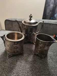 1915 Meriden Britannia Co. Kaffee, Milchkännchen, Zuckerdose versilbert Zinn - Bild 1 von 24