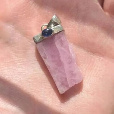 Colgante de plata esterlina Kunzita iolita artesanal artesanal joyería de piedras preciosas rosas Foto 1 de 4