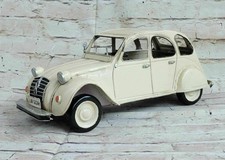 Citroen 2cv Street Classics 1:25 Scale Model Diecast Replica Miniature Toy Car
