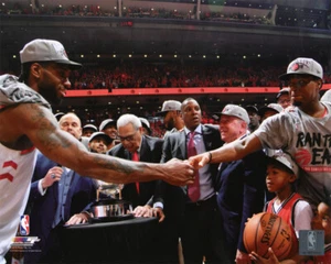 Foto brillante de los Toronto Raptors Conferencia Este de los Campeones del Equipo de Celebración de 8x10 - Imagen 1 de 1