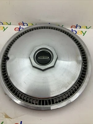 1972 - 1979 年林肯 Mark IV # 704 15 英寸 90 Rib 轮毂盖/车轮盖 # D5LY1130B — 第 1/4 张图片