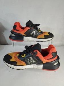 New Balance X Kawhi Leonard 997S 'Sundown' Uomo Taglia 9,5 Giallo/Rosso/Nero -MS997KL2 - Foto 1 di 10