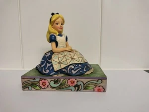 Disney Traditions Alice In Wonderland Awaiting An Adventure - Picture 1 of 6