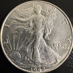 1942-P Walking Liberty Half Dollar 90% Silver Coin  Circulated XF Details - Picture 1 of 3