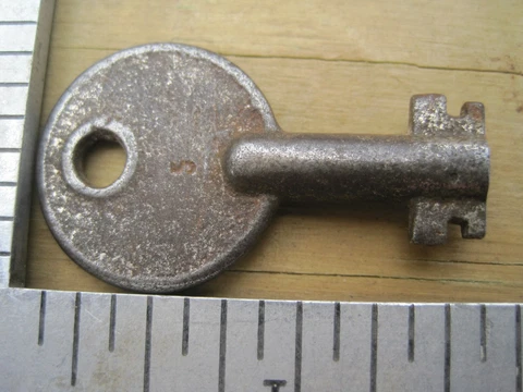SARGENT /YALE UNMARKED pad lock Lock signed key # 5 barrel Cover