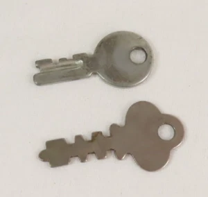 Konvolut 2 Stück Vintage Skelett Schlüssel Schloss - Bild 1 von 2