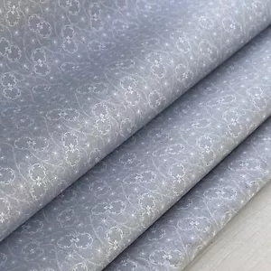 Tela Floral Calicó Gris 100% Algodón 44" Ancho - Se Vende por Yarda - Imagen 1 de 3