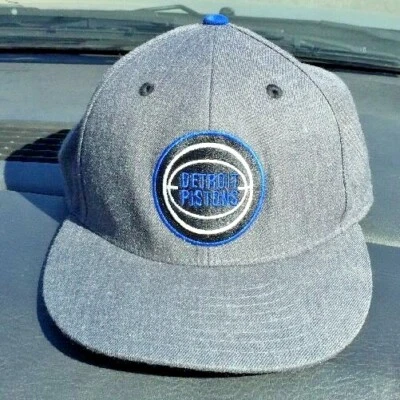 Detroit Pistons Fitted Hat Cap Mitchell & Ness NBA Size 7-5/8 Heather Gray Rare! - Image 1 of 4