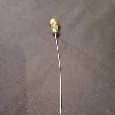 Ancienne épingle à chapeau couleur Vert  - Photo 1/4