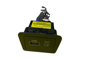 Original Auxiliary Jack USB IPOD AUX Jack-ASSY For Hyundai 2013-2017 Santa FE - Bild 1 von 9