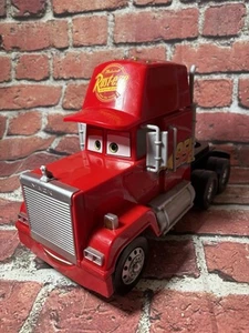 TESTATO!! Disney's Pixar --SUPER TRACK MACK-- Set gioco auto da corsa semi camion - Foto 1 di 6