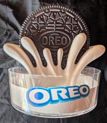 🍪🍪 Very Lightly Used Oreo Cookie 3D Milk Splash Display Nabisco 2 Sided 🍪🍪 - Image 1 of 2