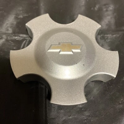 Tapacubos central OEM Chevrolet Monte Carlo Impala para ruedas de 16" pajarita dorada Foto 1 de 4