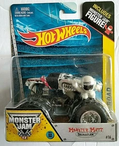 HOT WHEELS MONSTER JAM OFF ROAD MONSTER MUTT DALMATIAN W/ FIGURE NEW 2013 MATTEL - Picture 1 of 3
