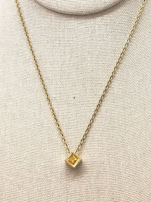 COLLAR VINTAGE CORONA TRIFARI CUBO MODERNO COLOR DORADO ESTRÁS TONO DORADO  Foto 1 de 4