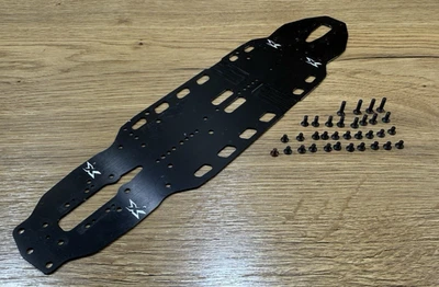 XRAY X4-2024, 2025 Aluminium Flex Chassisplatte 1,5mm inkl. 110° Schrauben - Bild 1 von 4