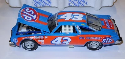 Franklin Mint 1992 Richard Petty Race Car STP 1/24 Diecast - Image 1 of 4