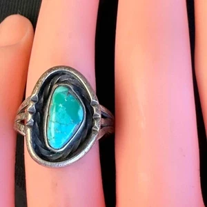 Vintage Native American Turquoise & Silver Ring Southwestern Twisted Wire 5 Gms - Picture 1 of 7