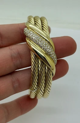 Brazalete de diamante David Yurman de oro de 14 quilates con triple cable Foto 1 de 4