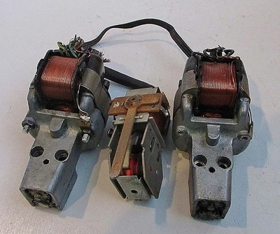 LIONEL #2343-100 X 2 MOTORS & 100-5 E UNIT ,#2333-67 3 CODUCTOR CABLE - Image 1 of 4