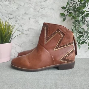UGG Women's LARS Leather Stud Detail Boots. UK Size 7. Brown - Picture 1 of 15