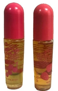 2 Stück Maybelline Kissing Potion - 1 Strawberry Swirl, 1 Cherry Smash Kunststoff - Bild 1 von 1