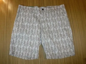 #8661 NEW NWT GOODFELLOW CASUAL SHORTS MEN'S 40 PINEAPPLE DESIGN - Picture 1 of 3