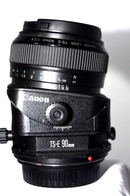Canon TS-E 90mm F/2.8 Lens DSLR. **MINT**. PROFESSIONAL MANUAL VERY HIGH QUALITY - Image 1 of 4