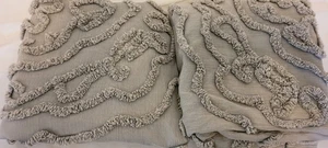 2 Pottery Barn King Kissenbezüge Chenille Medaillon grau 100% Baumwolle strukturiert - Bild 1 von 9