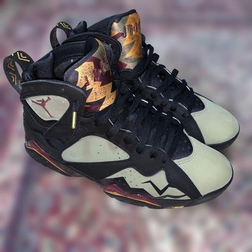 Uomo 9.5US Air Jordan 7 Retro Oliva