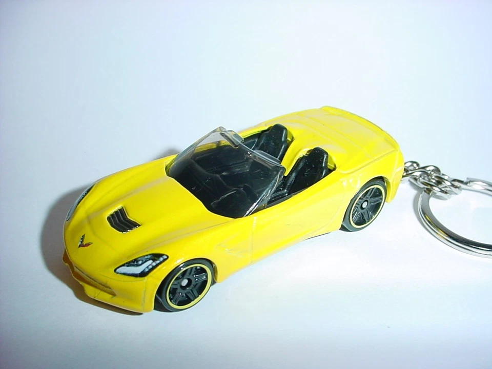 热卖 3D 黄色 2014 雪佛兰 CORVETTE STINGRAY 定制钥匙链刺热轮 — 第 1/1 张图片