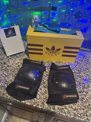 Bone Sheildz - Coderas de hockey/patinaje - Adulto grande - Negro - 📸👀 Foto 1 de 4