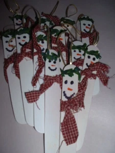 Lot 12 Hand Crafted Painted Snowman Snow Man Tongue Depressor Christmas Ornament - Picture 1 of 2