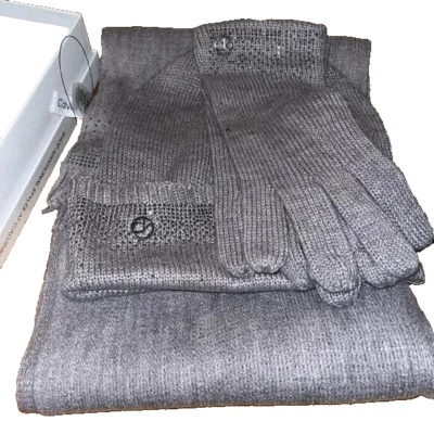 Nuevo en caja Calvin Klein Conjunto de 3 piezas sombrero, bufanda y guantes táctiles para mujer Foto 1 de 3