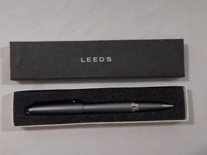 Hobart Leeds Vintage Pen – Used, Non-Working Collectible Display Piece - Picture 1 of 3