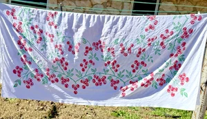 1950er Kirschen MCM Tischdecke 62" x 108" weiß rot Baumwolle Bauernhaus Küche - Bild 1 von 5