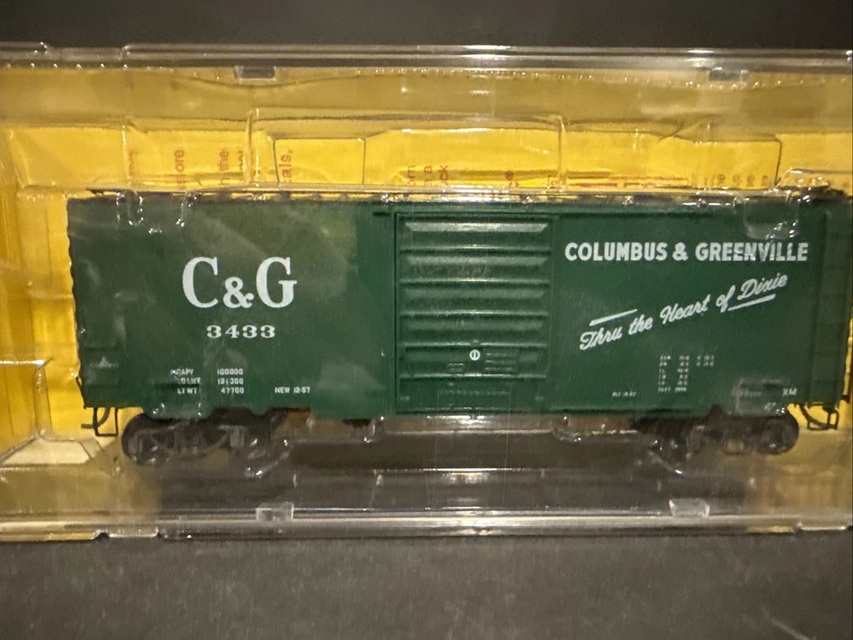 Kadee 5258 Columbus & Greenville Road #3433 40' PS-1 Boxcar W/ 2100 Scale Couple - Image 1 of 4
