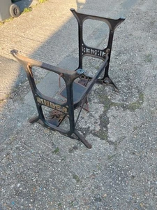 Vintage Singer Sewing Machine Table Base Cast Iron: Desk, Upcycle - Flat Pack - Picture 1 of 8