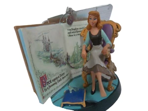DISNEY HANGING ORNAMANT CINDERELLA NEW - Picture 1 of 4