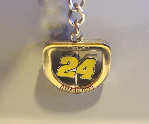 Jeff Gordon 24 Keychain Vintage Nascar Hendrick Motor Sports Metal Spinning Gift Cover