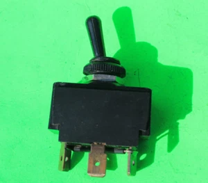 Reversing Switch Centre OFF Used Hole 15mm Rating 20A Type C-2GM01-D-3B-B-XCE1 - Picture 1 of 7