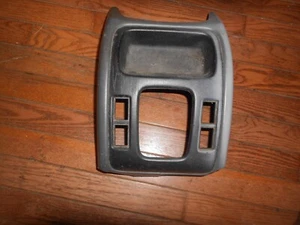 2000-2004 Chevrolet Tracker Console - Picture 1 of 3
