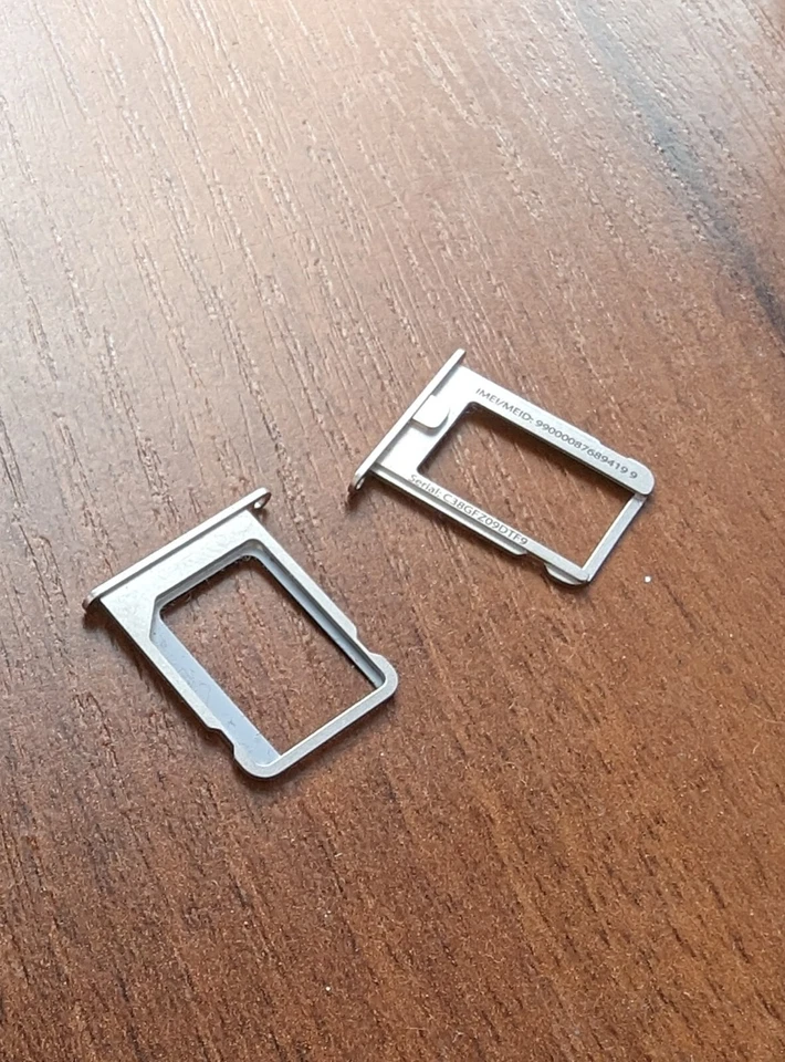lotto di 2 supporti sim apple iphone 4, 4s autentici SKU#2311 - Immagine 1 di 1