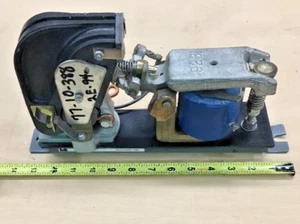 Cutler-Hammer 6002H445B DC-Schütz, NEMA Größe 3, 600V Max, Ausblasspule 100A - Bild 1 von 9
