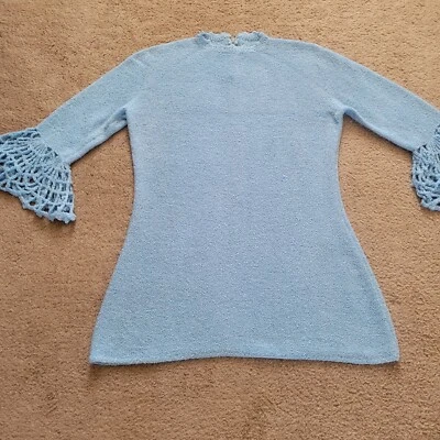 Túnica vintage años 70 St John tejida ganchillo mangas campana azul claro Foto 1 de 4
