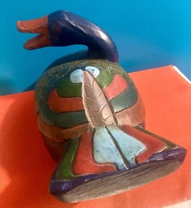 PATO DE MADERA ARTE POPULAR de colección pintado y tallado a mano - 13" firmado "T" - Imagen 1 de 18