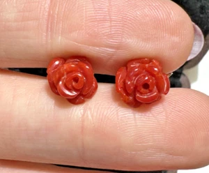 Red Carved Spice Coral Rose Flower 18k Yellow Gold 1.4g Stud Dainty Earrings - Picture 1 of 10