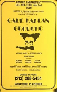 GABE KAPLAN ALS GROUCHO ORIGINAL WESTWOOD SPIELHAUS FENSTERKARTE 22" X 14" 1982 - Bild 1 von 1