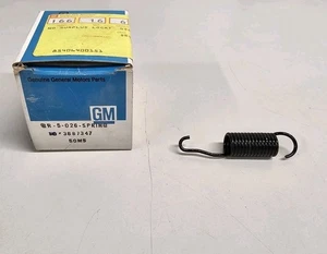 GENUINE GM 3887347 1963-86 Chevy Pickup Truck Brake Shoe Spring SQUAREBODY - Foto 1 di 4